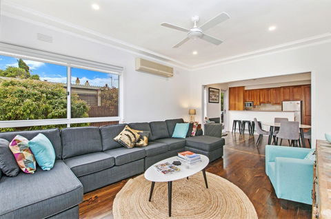 Fieldings Lair - Sydney 4u 3