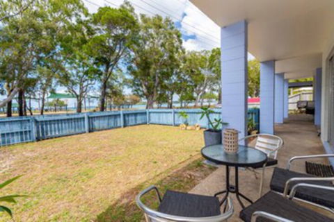 Charm & Comfort In This Ground Floor Unit With Water Views! Welsby Pde Bongaree - Accommodation Sydney 0