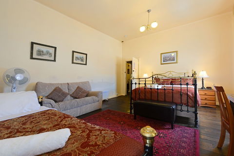 Edinburgh Gallery Bed & Breakfast - Accommodation Sydney 3