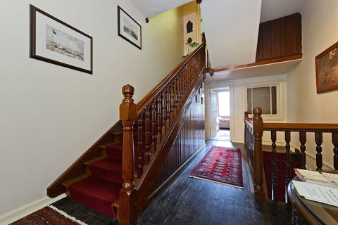 Edinburgh Gallery Bed & Breakfast - Accommodation Sydney 2
