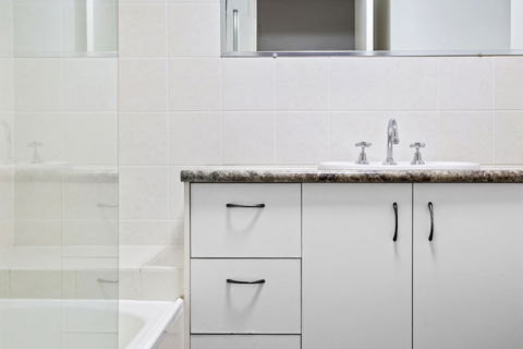 Foreshore Apartments - Sydney 4u 5