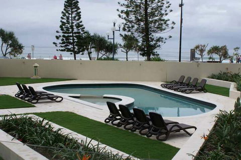 Zenith Ocean Front Apartments - Sydney 4u 4
