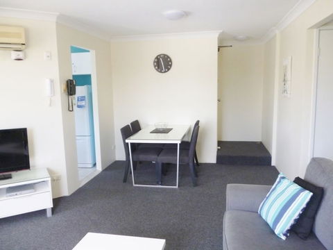 Le Lavandou Holiday Apartments - Sydney 4u 5