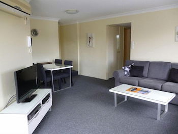 Le Lavandou Holiday Apartments - Sydney 4u 4