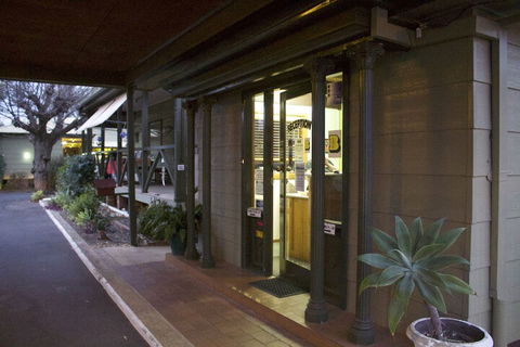 Lake Forbes Motel - Sydney 4u 1