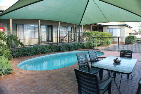 Lake Forbes Motel - Sydney 4u 3