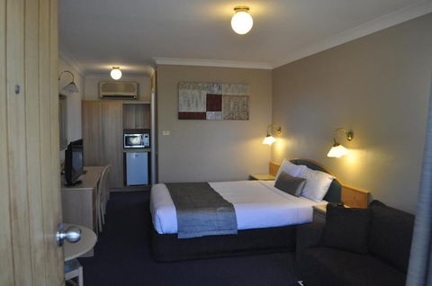 In Town Motor Inn - Accommodation Sydney 6