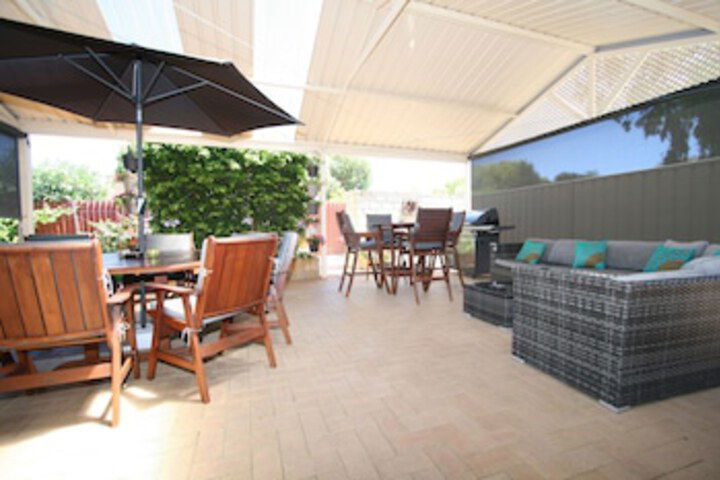 Dandaragan WA Sydney 4u
