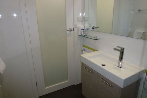 Golden Chain Tower Motor Inn - Sydney 4u 7