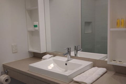 RMIT Village House - Sydney 4u 4