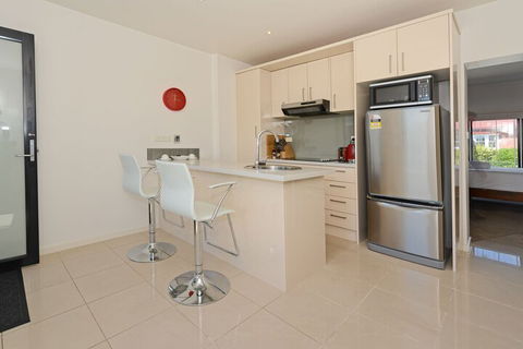 Hobart Lodge - Accommodation Sydney 2