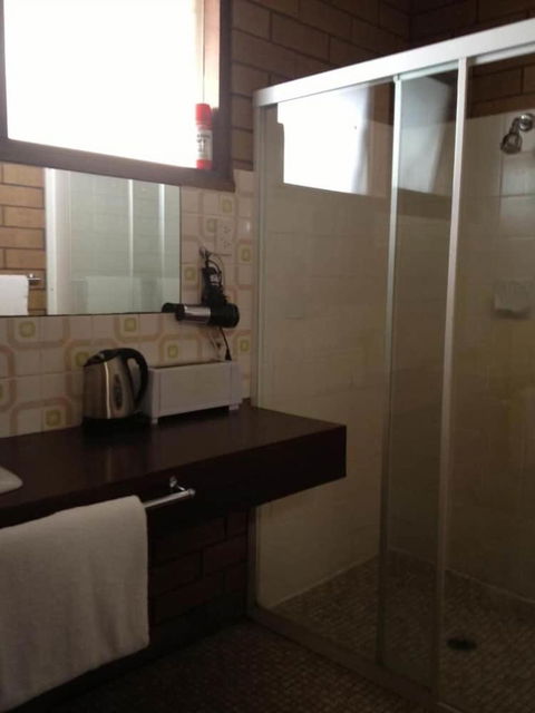 Rippleside Park Motor Inn - Sydney 4u 6