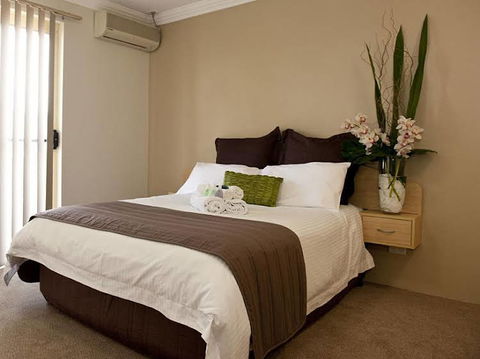 Keiraview Accommodation - Sydney 4u 1