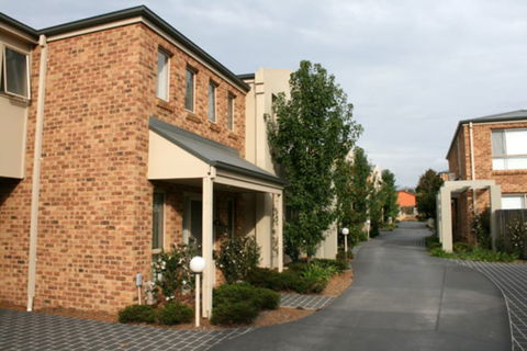 Grand Manor Motor Inn - Queanbeyan - Sydney 4u 2