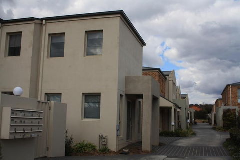 Grand Manor Motor Inn - Queanbeyan - Sydney 4u 0