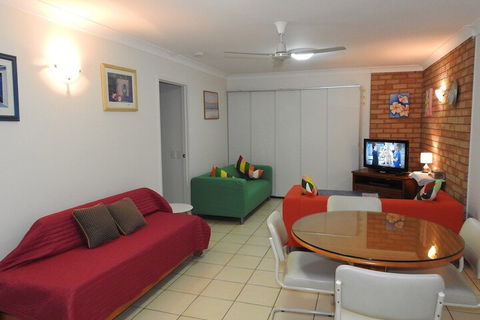 Immaculate First Floor Waterfront Unit Welsby Pde Bongaree - Sydney 4u 3