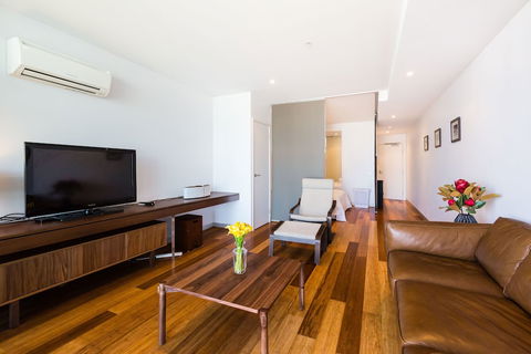 RIVER, 1BDR Melbourne Apartment - Sydney 4u 0