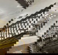 Farmers Home Hotel - Sydney 4u