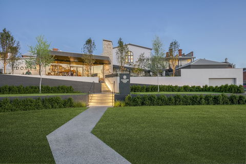 Farmers Home Hotel - Sydney 4u 1