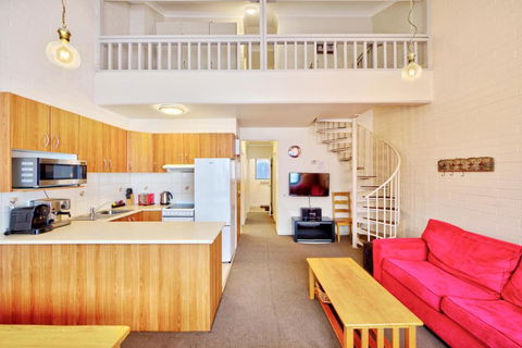 Snow Ski Apartments 16 - Sydney 4u 4