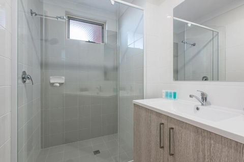 Jurien Bay Motel Apartments - Sydney 4u 3