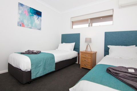 Jurien Bay Motel Apartments - Sydney 4u 4