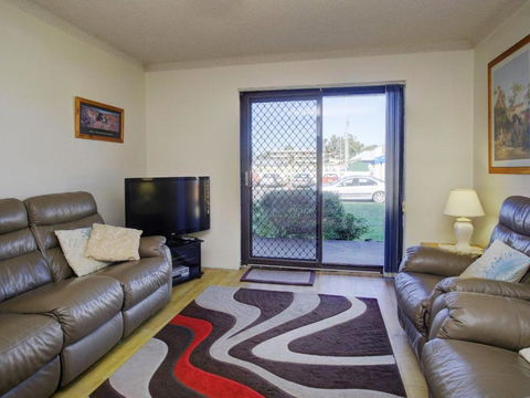 Seabreeze 6 Opposite Bowling Club - Accommodation Sydney 5