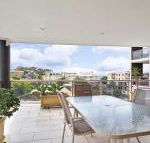 8 Carrington 15 Government Road spacious unit with air conditioning  lift - Accommodation Sydney