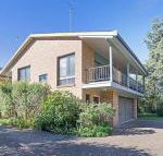 2 Plattens 15 Kurrawa Close great duplex so close to the water - Accommodation Sydney