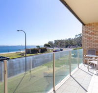 1 Little Hut 20 Kurrawa Close Spectacular Water Views NBN  Air Conditioned - Accommodation Sydney