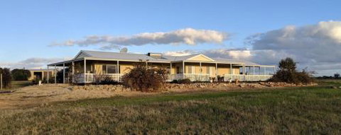 A Better Life Animal Sanctuary FarmStay Private Two Bedrooms Lounge Room & Bathroom & Toilet Shared Kitchen - Sydney Resort 3