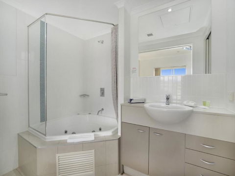 Hinterland Luxury 1 Bedroom Hinterland View Apt - Sydney 4u 6