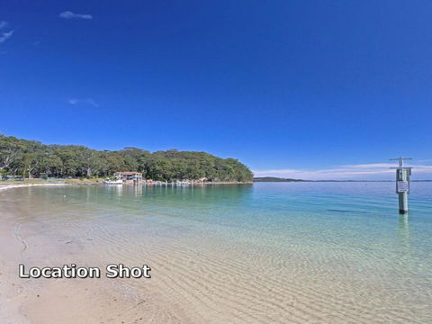COLUMBIA VIEWS 2 / 9 COLUMBIA CLOSE AIRCON WIFI NETFLIX VIEWS & BOAT PARKING - Accommodation Sydney 3