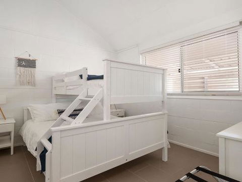 Little Kingsley Beach House 59A Kingsley Drive - Accommodation Sydney 3