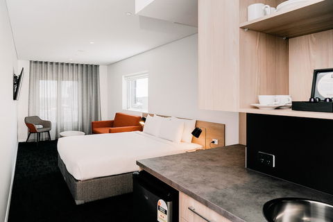 Tom's Court Hotel - Accommodation Sydney 6