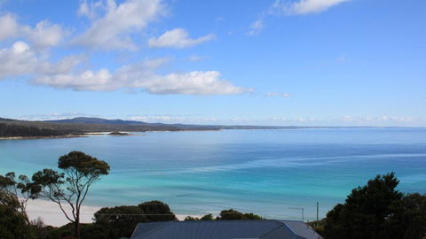 SEA EAGLE COTTAGE Amazing Views Of Bay Of Fires - Accommodation Sydney 2