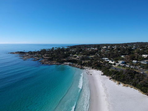 SEA EAGLE COTTAGE Amazing Views Of Bay Of Fires - Accommodation Sydney 5