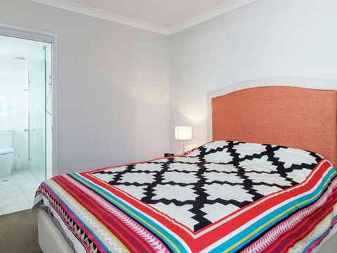 Across The Road From The Beach! - Accommodation Sydney 1