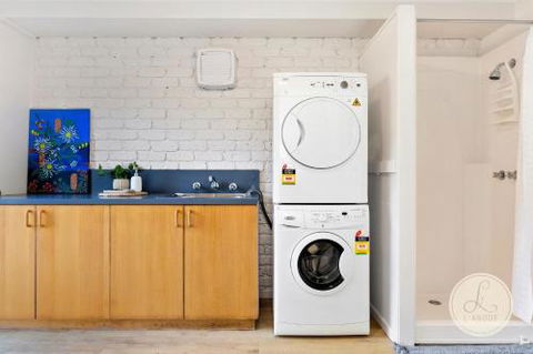 TASSIE SEASIDE SERENITY LAbode Accommodation - Sydney 4u 3