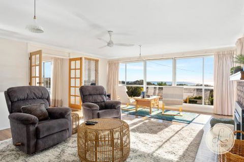 TASSIE SEASIDE SERENITY LAbode Accommodation - Sydney 4u 0