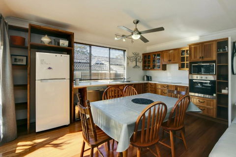 Hillsborough Cottage - Sydney 4u 1