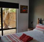 Red Ochre  Large 1BR with Private Courtyard - Sydney 4u
