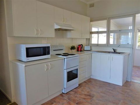 Seaside Beach House 25 Seaside Pde - Accommodation Sydney 2