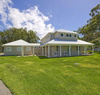 Echo Beach House 16 Reflections Dr Luxurious House with Magnificent Pool  Ducted Air - Accommodation Sydney