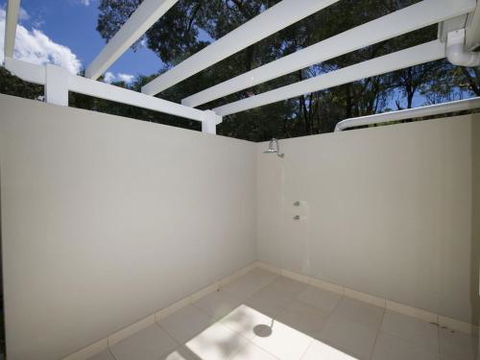 Echo Beach House 16 Reflections Dr Luxurious House With Magnificent Pool & Ducted Air - Accommodation Sydney 2