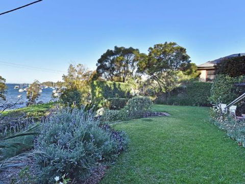 Wangi Waterfront Delight 4br Waterfront Reserve Home - Sydney 4u 2