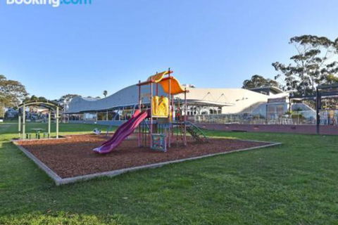 Wangi Waterfront Delight 1bdr Studio - Sydney 4u 4