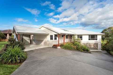 Coastal Retreat - Accommodation Sydney 0