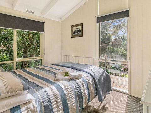 Hakea Bush Cabin - Accommodation Sydney 3