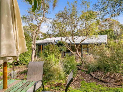 Hakea Bush Cabin - Accommodation Sydney 5